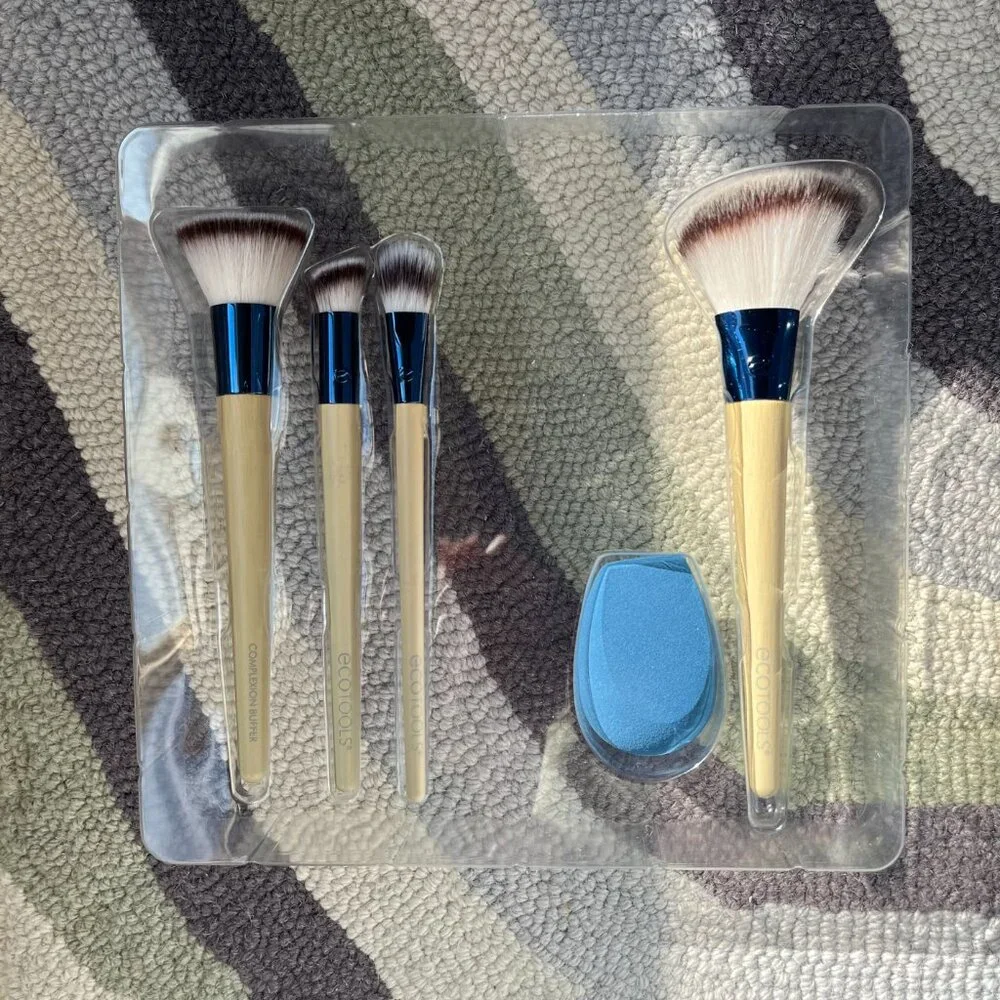 Ecotools Glow-on-the-Go 5-pc. Brush and Bioblender Set